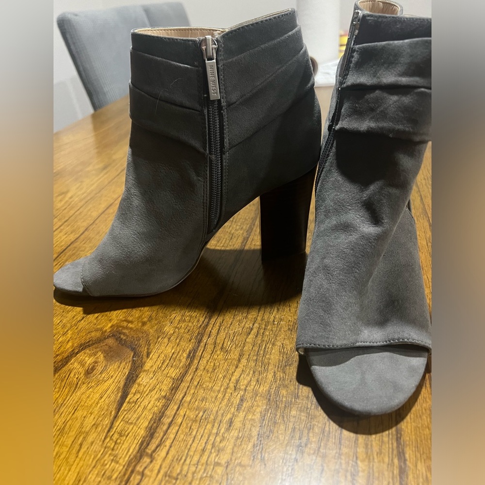Nine West Open toed gray suede heel boots 9 1/2 ankle boots booties heels
